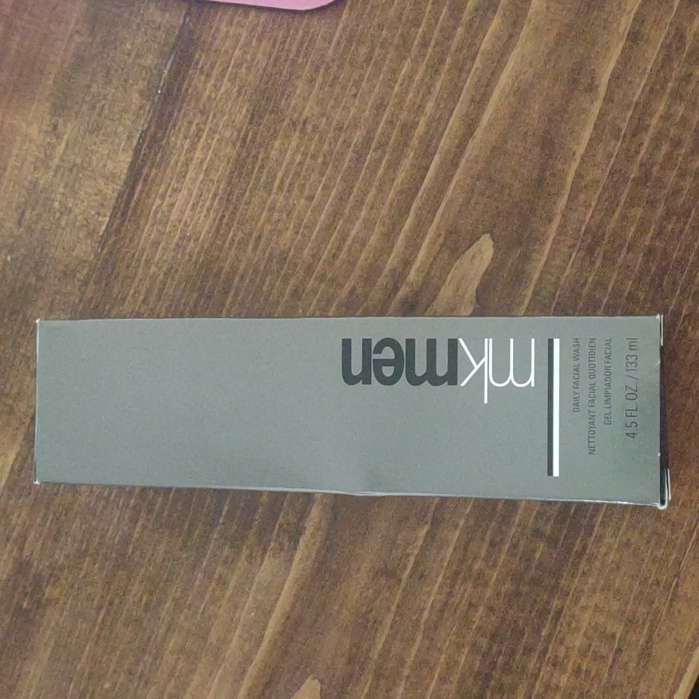 Mary Kay MK Men daily facial wash